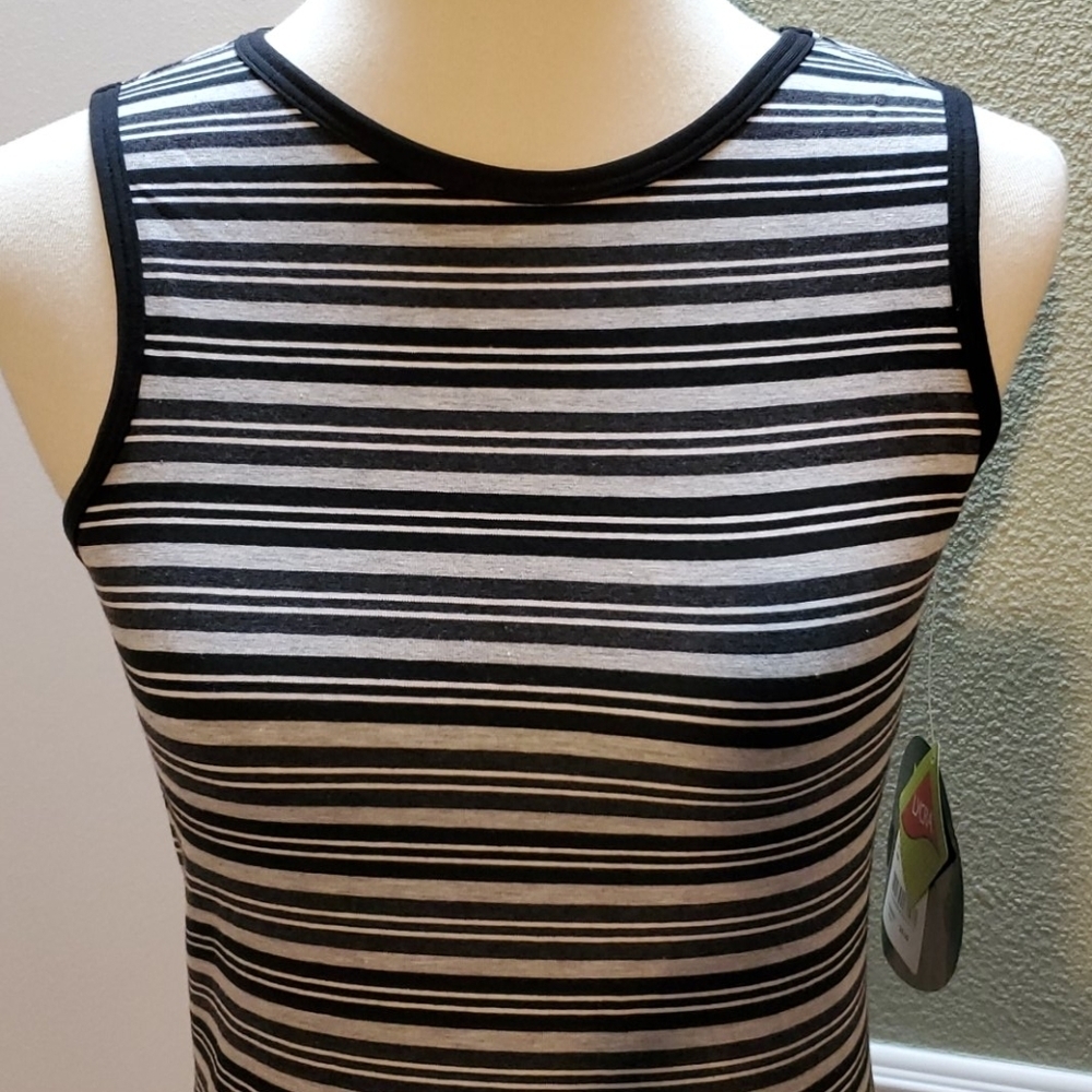 EVERLAST SLEEVELESS WORKOUT TEE